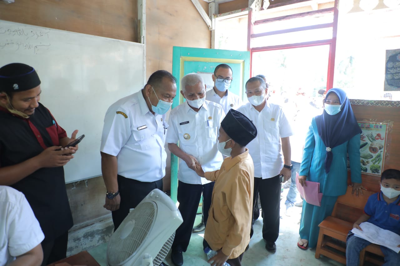 Bupati Asahan Tinjau Vaksinasi Anak